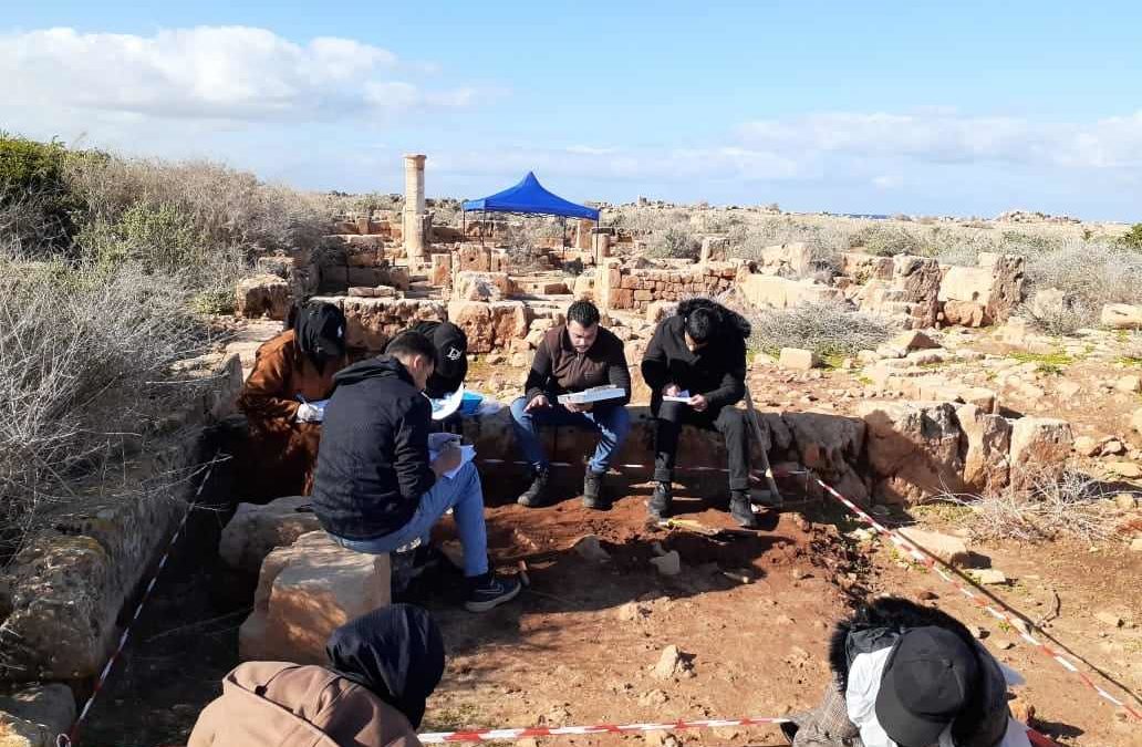 بدء التدريبات الميدانية لطلاب قسم الآثار والإرشاد السياحي في جامعة بنغازي بتوكرة
