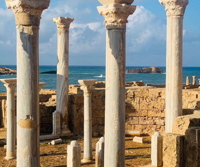 قسم الآثار والإرشاد السياحي يقوم برحلة علمية إلى مدينة شحات (قورينا) ومدينة سوسة (ابولونيا)